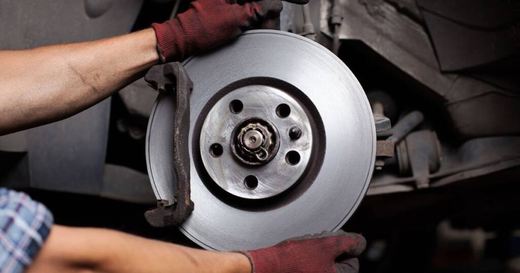 Tips to Maintain Your Car's Braking System